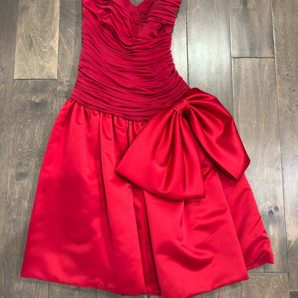 Elegant Red 80s Dress with Bow